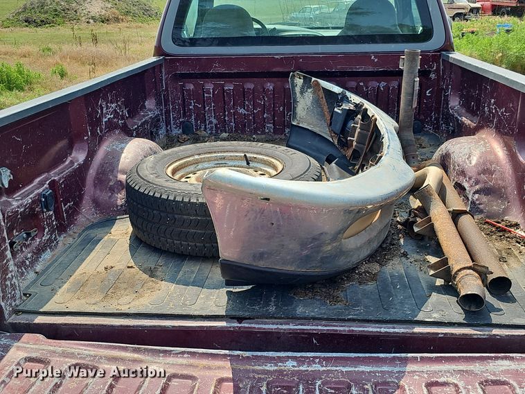 image for item MD9873 1997  Ford F150 XLT  pickup truck