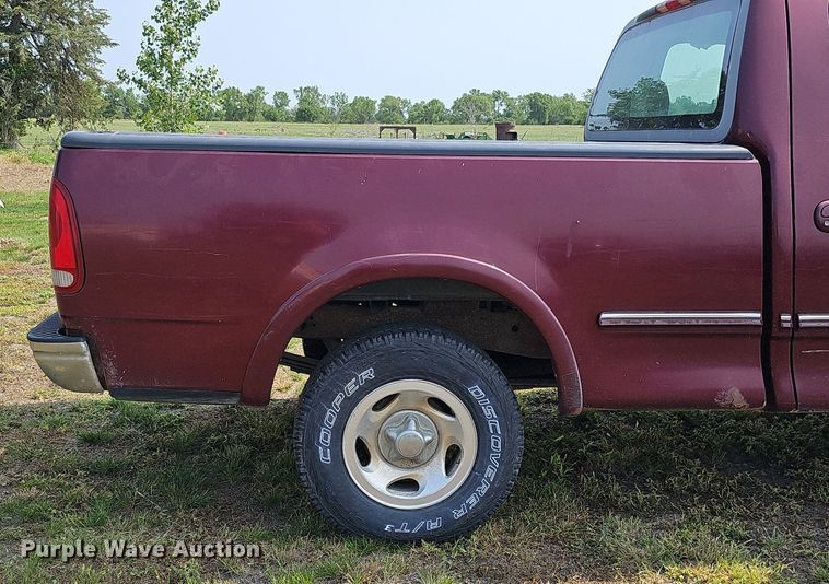 image for item MD9873 1997  Ford F150 XLT  pickup truck