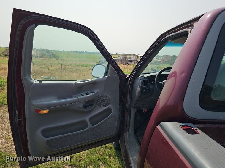 image for item MD9873 1997  Ford F150 XLT  pickup truck