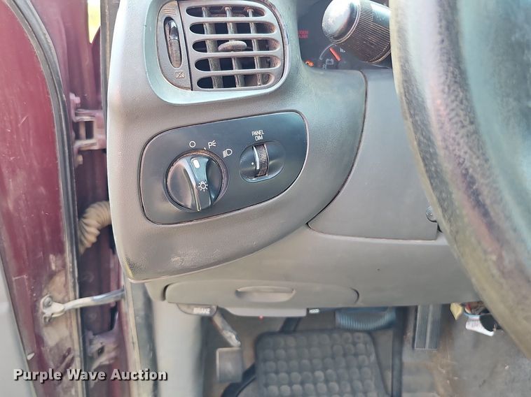 image for item MD9873 1997  Ford F150 XLT  pickup truck