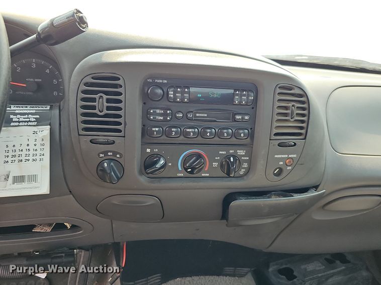 image for item MD9873 1997  Ford F150 XLT  pickup truck