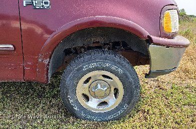 image for item MD9873 1997  Ford F150 XLT  pickup truck