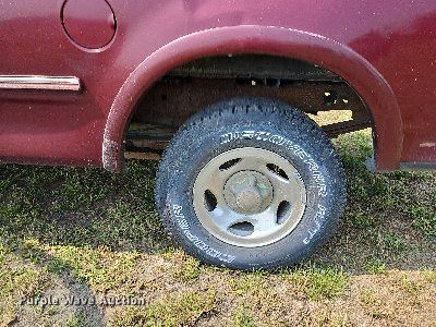 image for item MD9873 1997  Ford F150 XLT  pickup truck