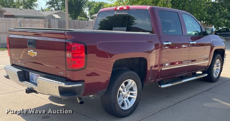 image for item ME9933 2014 Chevrolet Silverado 1500  Crew Cab pickup truck