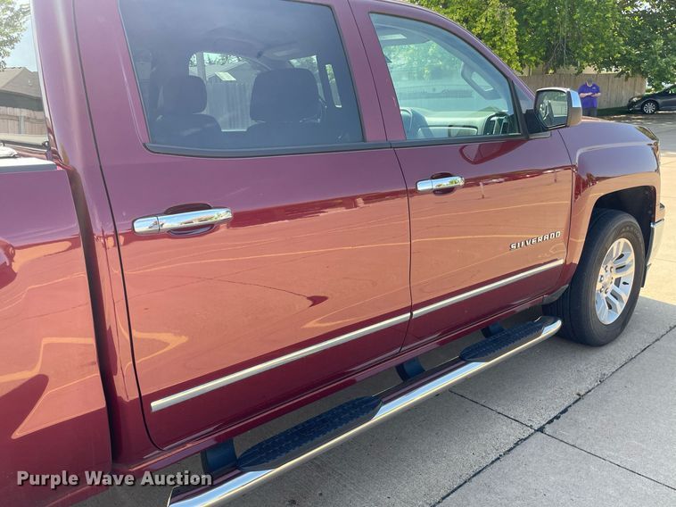 image for item ME9933 2014 Chevrolet Silverado 1500  Crew Cab pickup truck