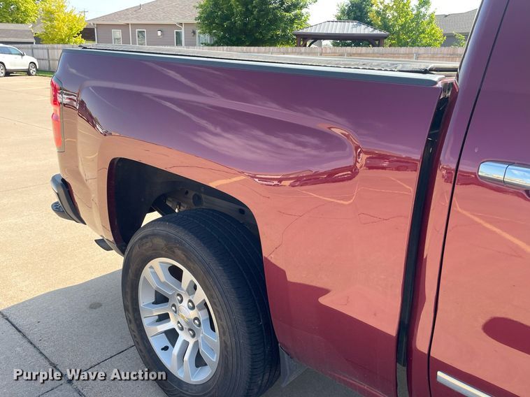 image for item ME9933 2014 Chevrolet Silverado 1500  Crew Cab pickup truck