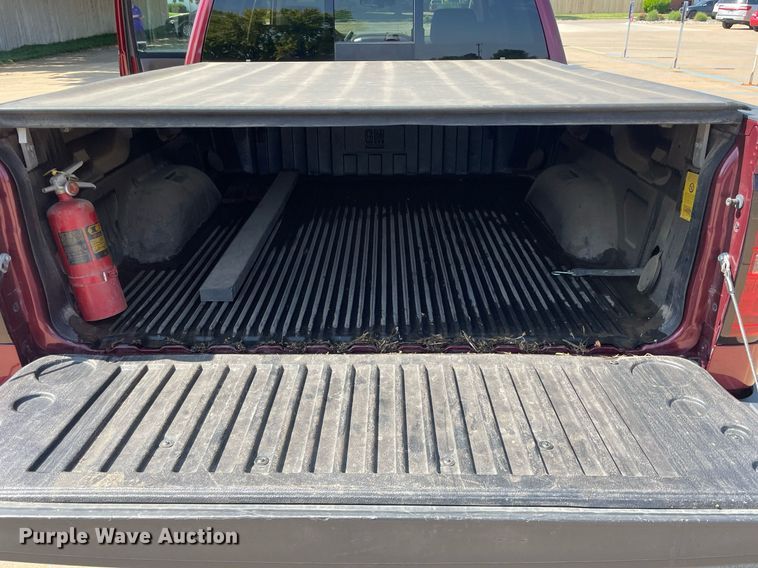 image for item ME9933 2014 Chevrolet Silverado 1500  Crew Cab pickup truck