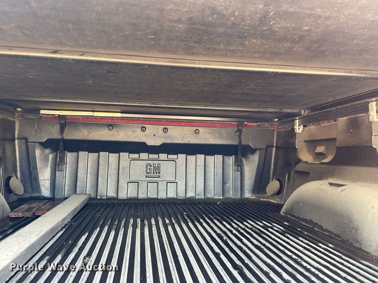 image for item ME9933 2014 Chevrolet Silverado 1500  Crew Cab pickup truck