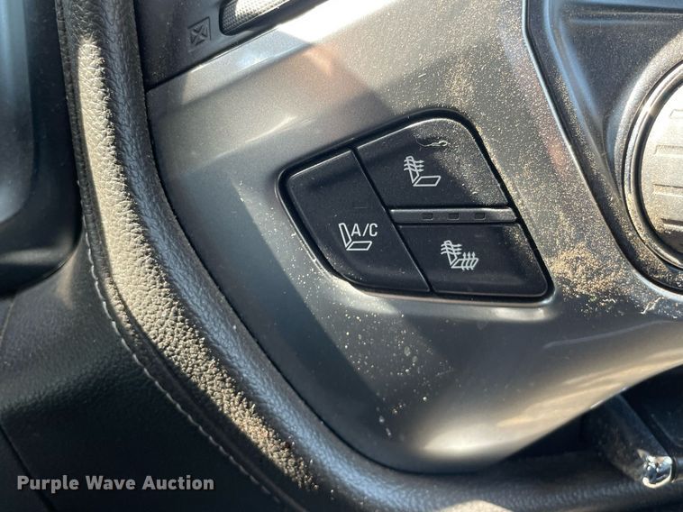 image for item ME9933 2014 Chevrolet Silverado 1500  Crew Cab pickup truck