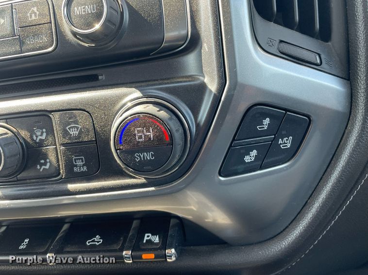 image for item ME9933 2014 Chevrolet Silverado 1500  Crew Cab pickup truck