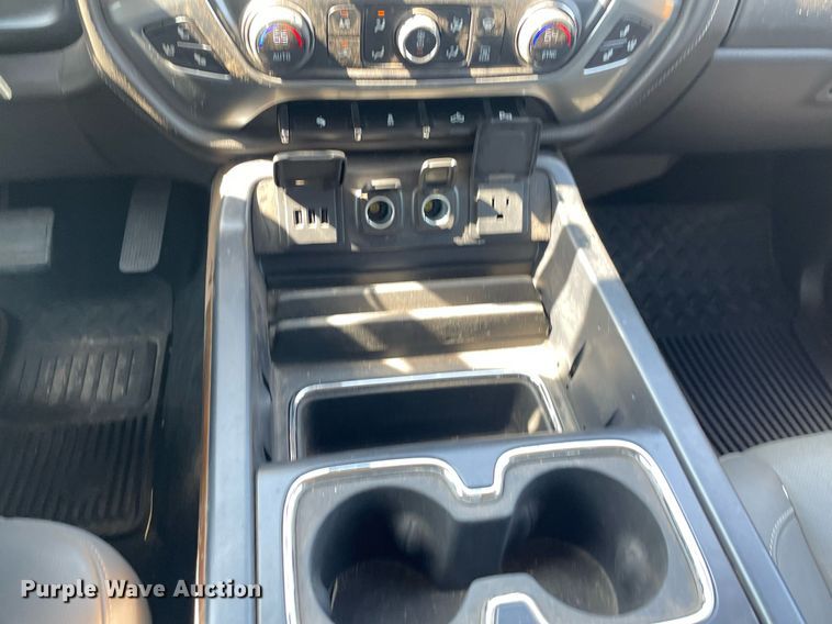 image for item ME9933 2014 Chevrolet Silverado 1500  Crew Cab pickup truck