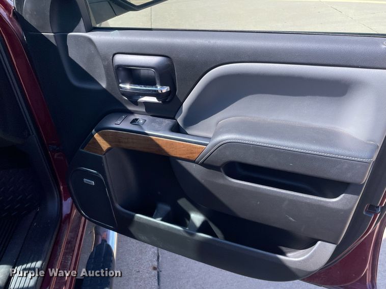 image for item ME9933 2014 Chevrolet Silverado 1500  Crew Cab pickup truck