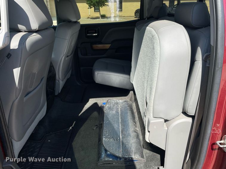 image for item ME9933 2014 Chevrolet Silverado 1500  Crew Cab pickup truck