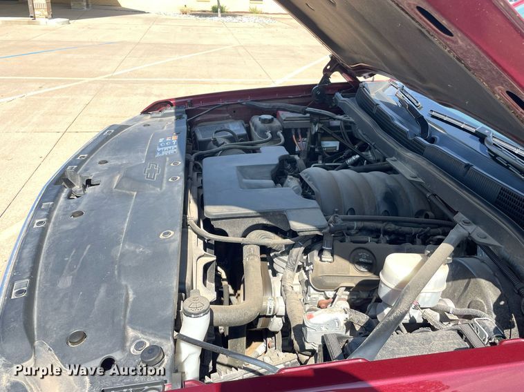 image for item ME9933 2014 Chevrolet Silverado 1500  Crew Cab pickup truck