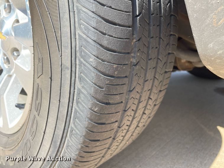 image for item ME9933 2014 Chevrolet Silverado 1500  Crew Cab pickup truck