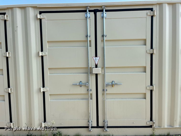 image for item MG9312 2023 Jiashan Xinhuachang International Containers Co CX22-41HCSO02  shipping container