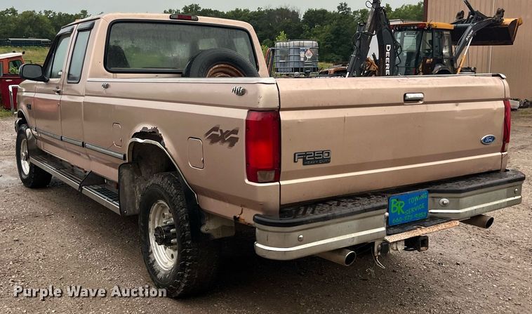 image for item MG9338 1997 Ford F250 Heavy Duty  SuperCab pickup truck