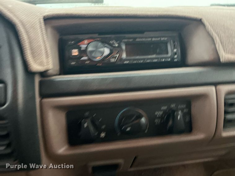 image for item MG9338 1997 Ford F250 Heavy Duty  SuperCab pickup truck