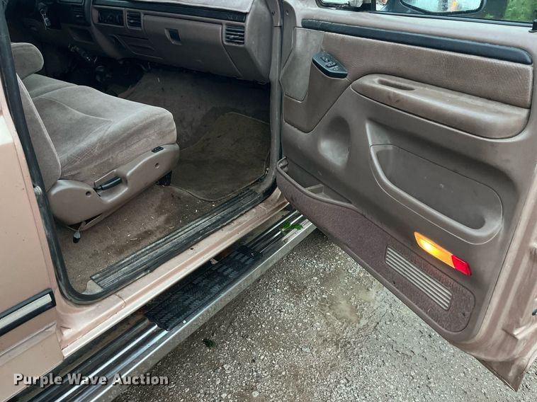 image for item MG9338 1997 Ford F250 Heavy Duty  SuperCab pickup truck