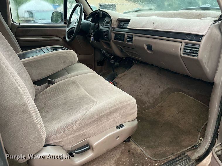 image for item MG9338 1997 Ford F250 Heavy Duty  SuperCab pickup truck