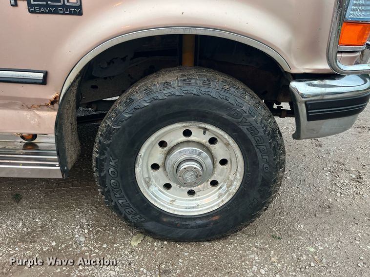 image for item MG9338 1997 Ford F250 Heavy Duty  SuperCab pickup truck