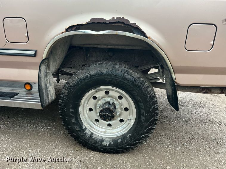 image for item MG9338 1997 Ford F250 Heavy Duty  SuperCab pickup truck