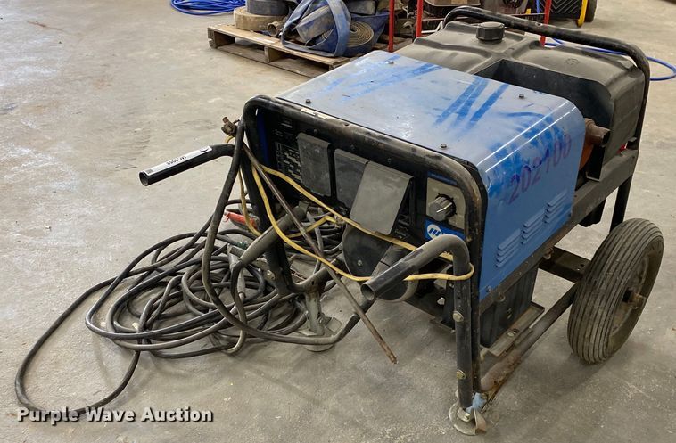 image for item MG9953 Miller Blue Star 185  welder/generator