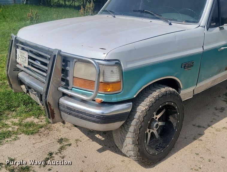 image for item ML9501 1996 Ford F250 XLT  SuperCab pickup truck