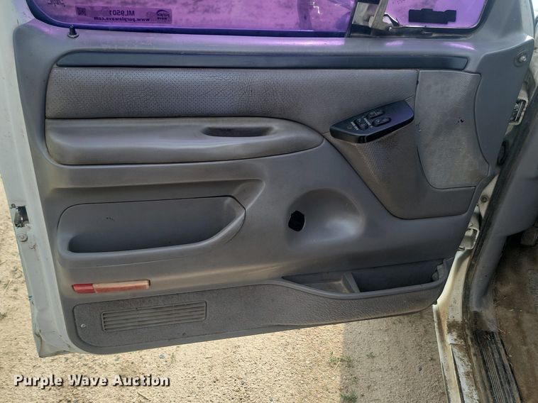 image for item ML9501 1996 Ford F250 XLT  SuperCab pickup truck