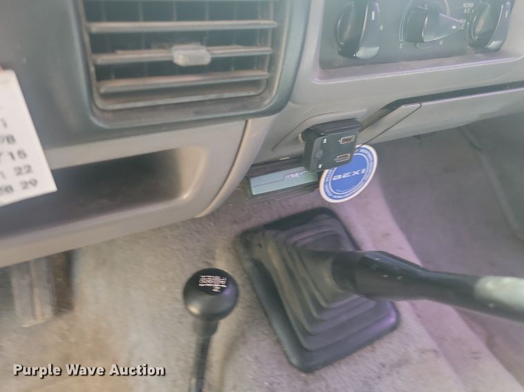 image for item ML9501 1996 Ford F250 XLT  SuperCab pickup truck