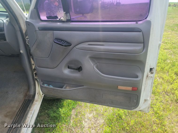 image for item ML9501 1996 Ford F250 XLT  SuperCab pickup truck