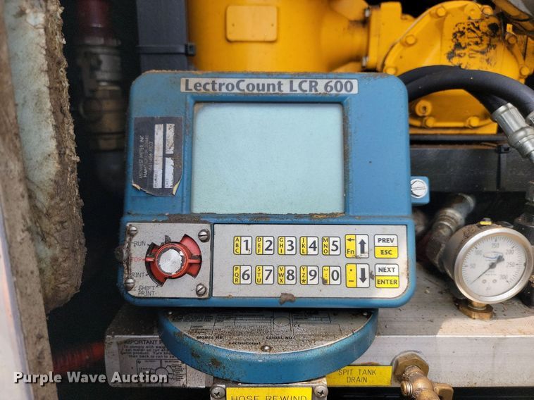 image for item ML9511 2005 Sterling LT7500  box truck