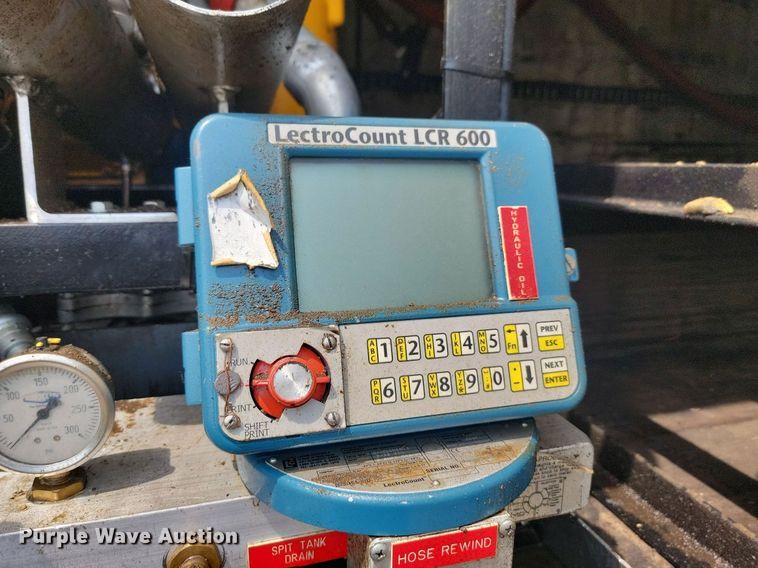 image for item ML9511 2005 Sterling LT7500  box truck