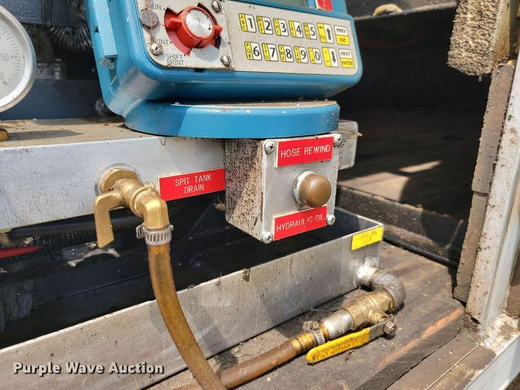 image for item ML9511 2005 Sterling LT7500  box truck