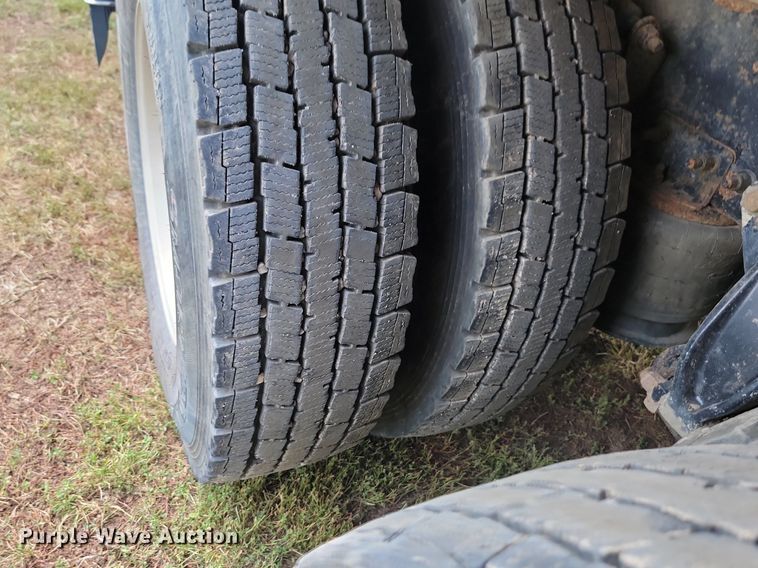 image for item ML9511 2005 Sterling LT7500  box truck