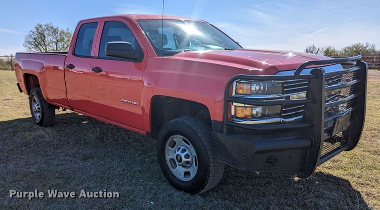 image for item MN9867 2016 Chevrolet Silverado 2500HD  Double Cab pickup truck