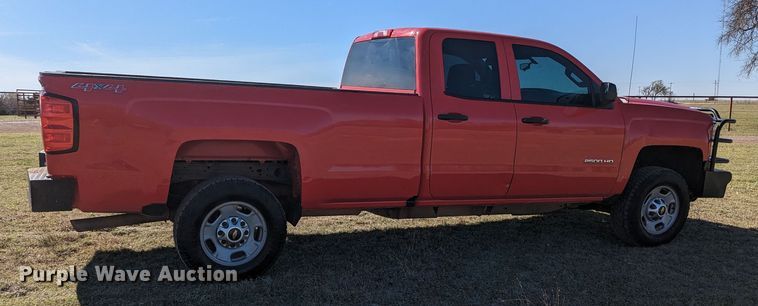 image for item MN9867 2016 Chevrolet Silverado 2500HD  Double Cab pickup truck