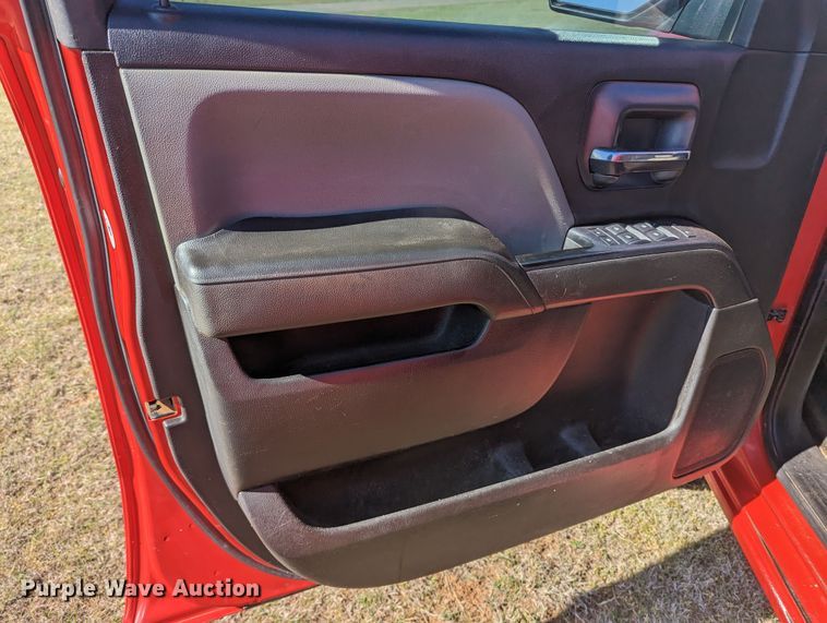 image for item MN9867 2016 Chevrolet Silverado 2500HD  Double Cab pickup truck