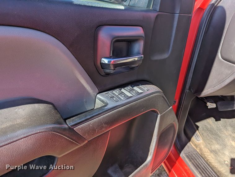 image for item MN9867 2016 Chevrolet Silverado 2500HD  Double Cab pickup truck