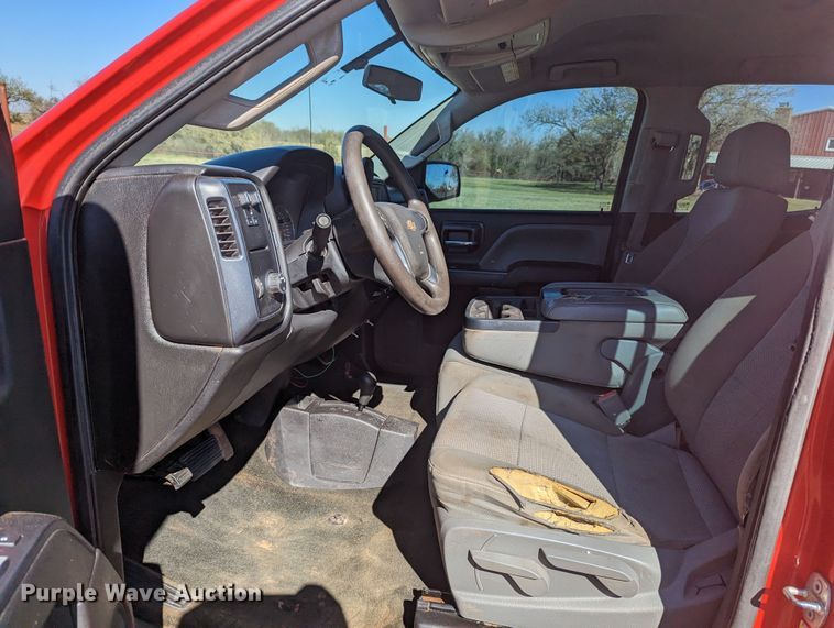 image for item MN9867 2016 Chevrolet Silverado 2500HD  Double Cab pickup truck