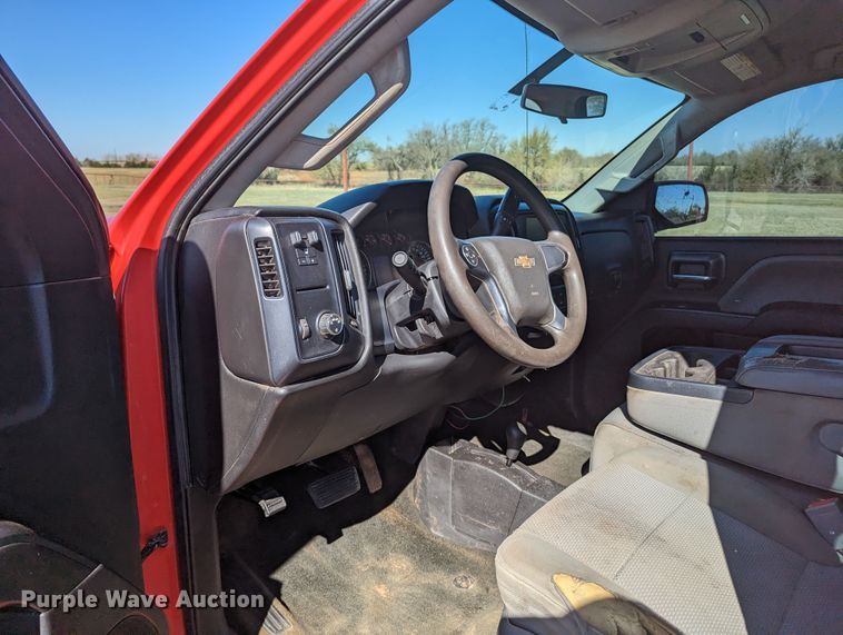 image for item MN9867 2016 Chevrolet Silverado 2500HD  Double Cab pickup truck