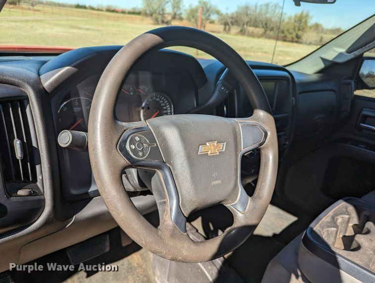 image for item MN9867 2016 Chevrolet Silverado 2500HD  Double Cab pickup truck