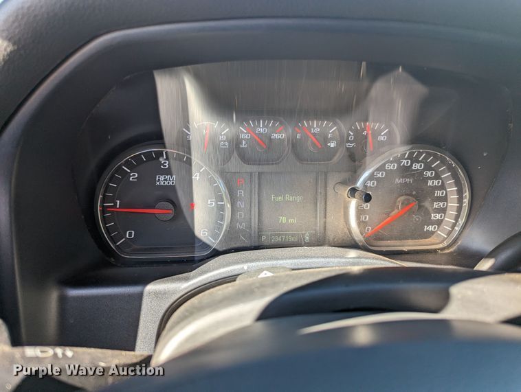 image for item MN9867 2016 Chevrolet Silverado 2500HD  Double Cab pickup truck