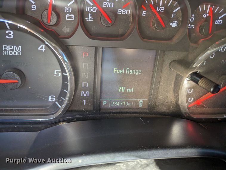 image for item MN9867 2016 Chevrolet Silverado 2500HD  Double Cab pickup truck