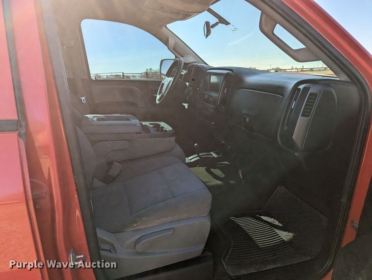 image for item MN9867 2016 Chevrolet Silverado 2500HD  Double Cab pickup truck