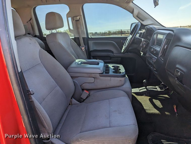 image for item MN9867 2016 Chevrolet Silverado 2500HD  Double Cab pickup truck