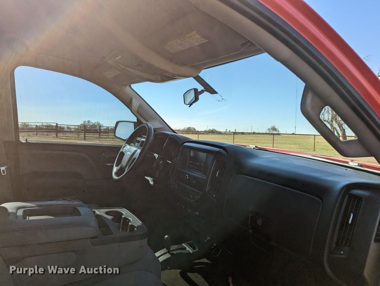 image for item MN9867 2016 Chevrolet Silverado 2500HD  Double Cab pickup truck