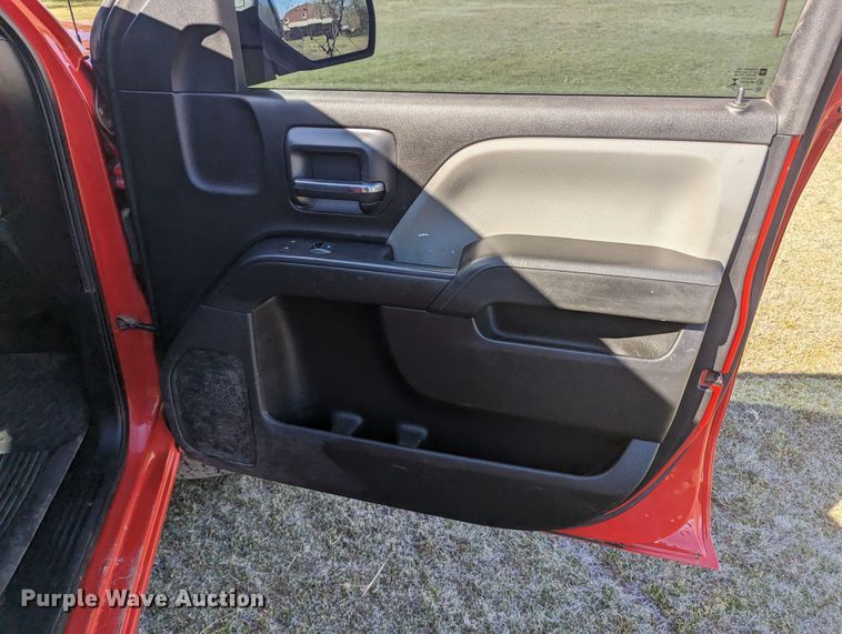 image for item MN9867 2016 Chevrolet Silverado 2500HD  Double Cab pickup truck