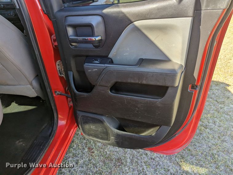 image for item MN9867 2016 Chevrolet Silverado 2500HD  Double Cab pickup truck