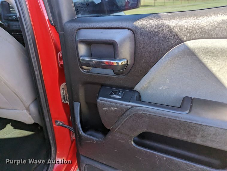 image for item MN9867 2016 Chevrolet Silverado 2500HD  Double Cab pickup truck